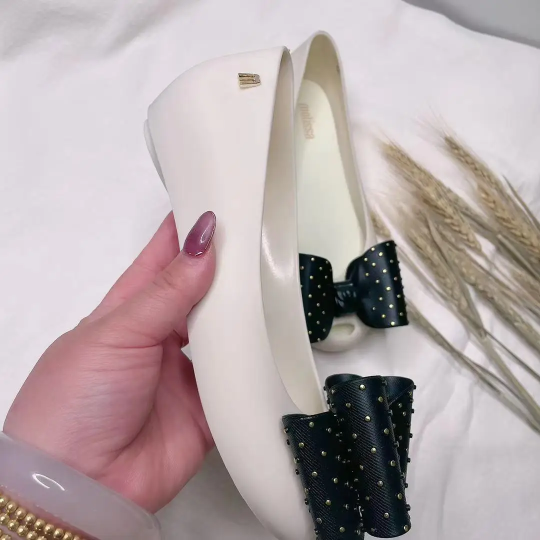 Сандалии-желе женские на плоской подошве, с бантом и кристаллами