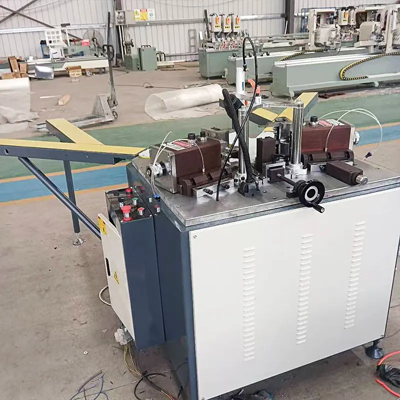Heavy-Duty Digital Display Aluminum Profile Corner Combining Crimping Machine for Window and Door Making