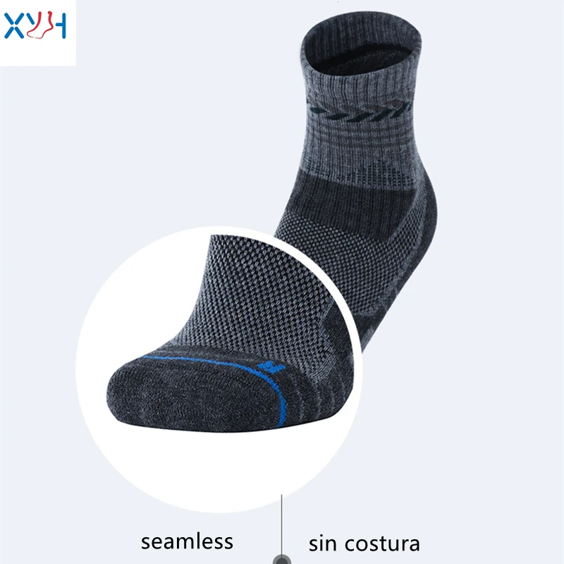 OEM Custom Premium Merino Outdoor Sports Socks Men Athletic Terry Cushion Socks Warm Wool Seamless Thick Socks