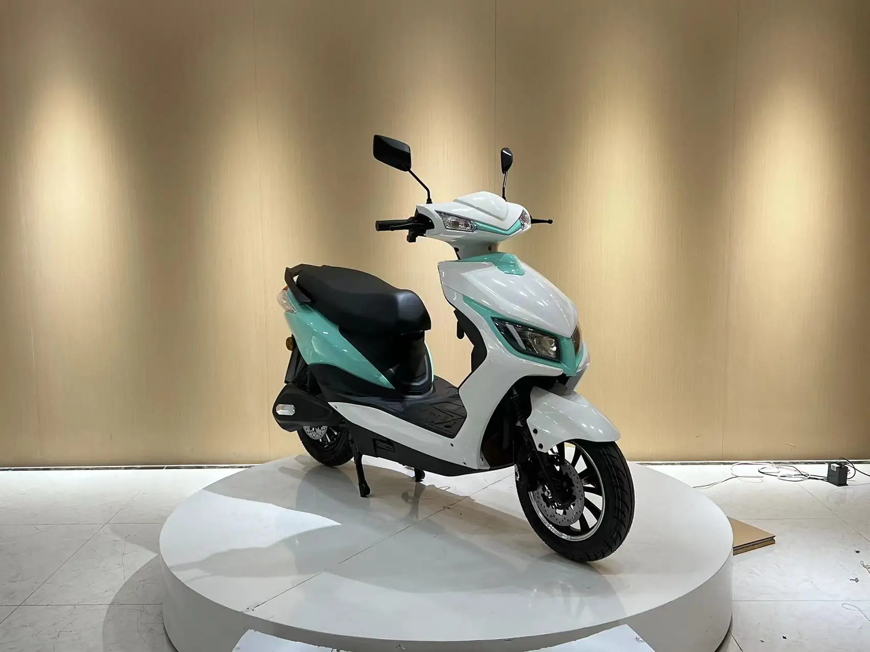 VIMODE 2023 new trend 800W 1000W 1200W electric moped with pedals long range electric motorcycle