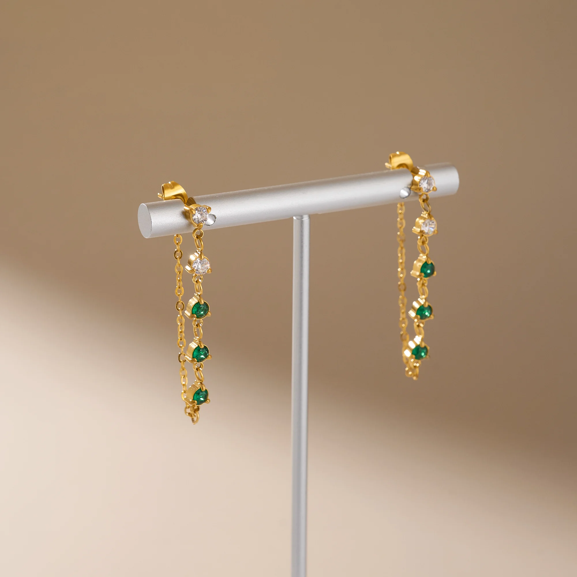 Dazan New Winter INS 18k Gold Plated Hypoallergenic Stainless Steel Vintage Green Zircon Chandelier Earrings Lady OL Jewelry
