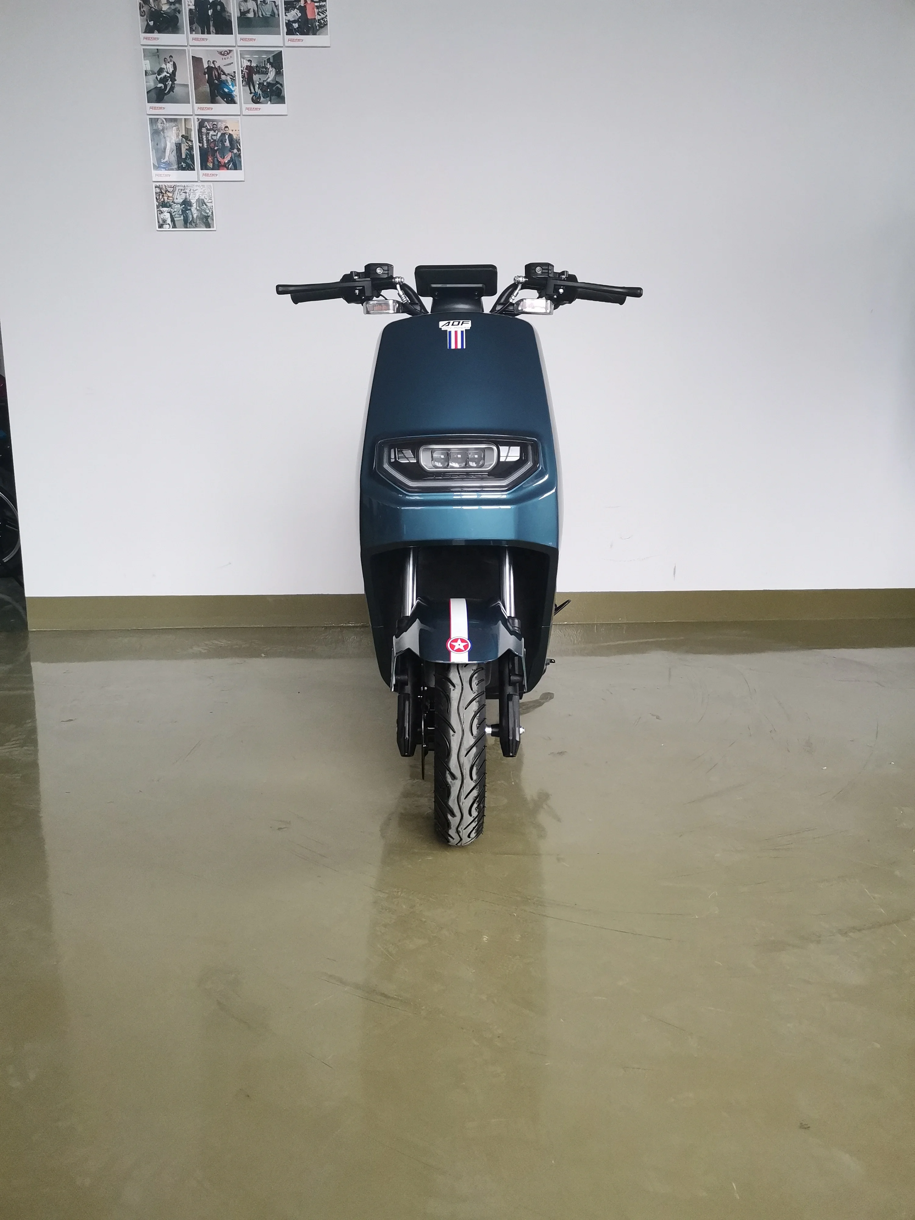 Custom CKD 1000W Motor Bike Fast Sport Scooters Bluetooth Smart controller Electric Motorcycles electric dirt bike for adult