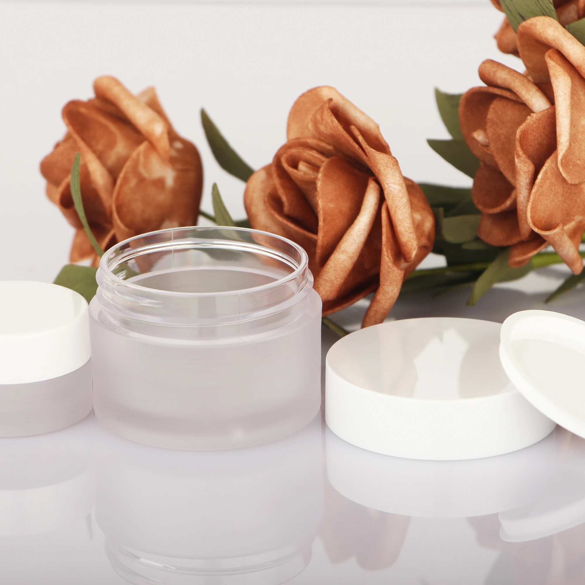 Plastic Cosmetic Packaging Round Jars 5ml 15ml 30ml 50ml 100ml 250ml PETG Frosted Lotion Jars and Body Cream Jars with Lid