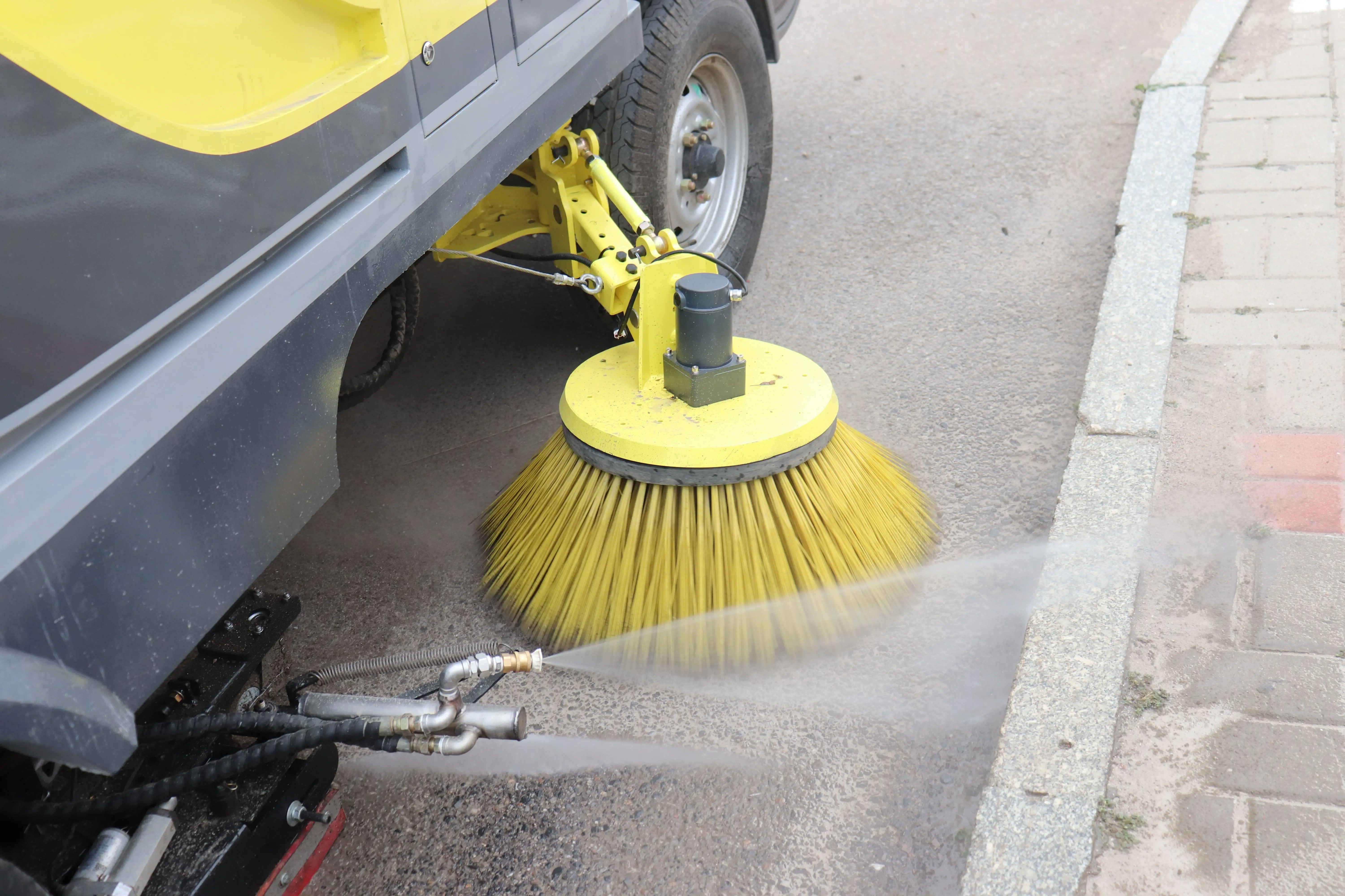 Newest Unique Design High Quality 3.5 cubic meter CS60 electric road sweeper Vehicle  park cleaner