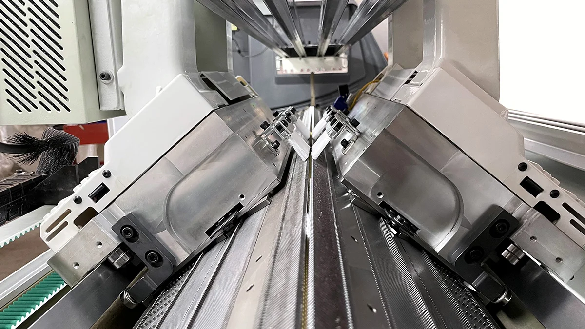 Professional 1.6m/s Speed Fully Automatic rib Knitting Machines With Yarn Storage device