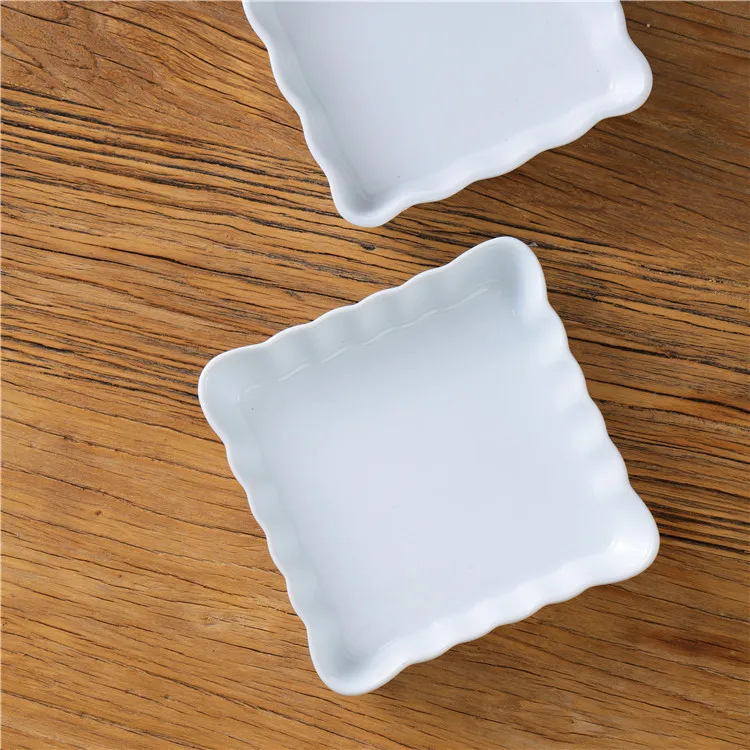
Restaurant hotel used elegant design wavy edge porcelain snack dish friut dessert ceramic serving plates 