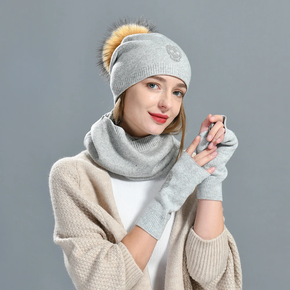 Wholesale OEM Service New Style Beanie Hat Set With Real Fur Pompom Knitted 2 Pieces Winter Fur Beanie Set And Gloves