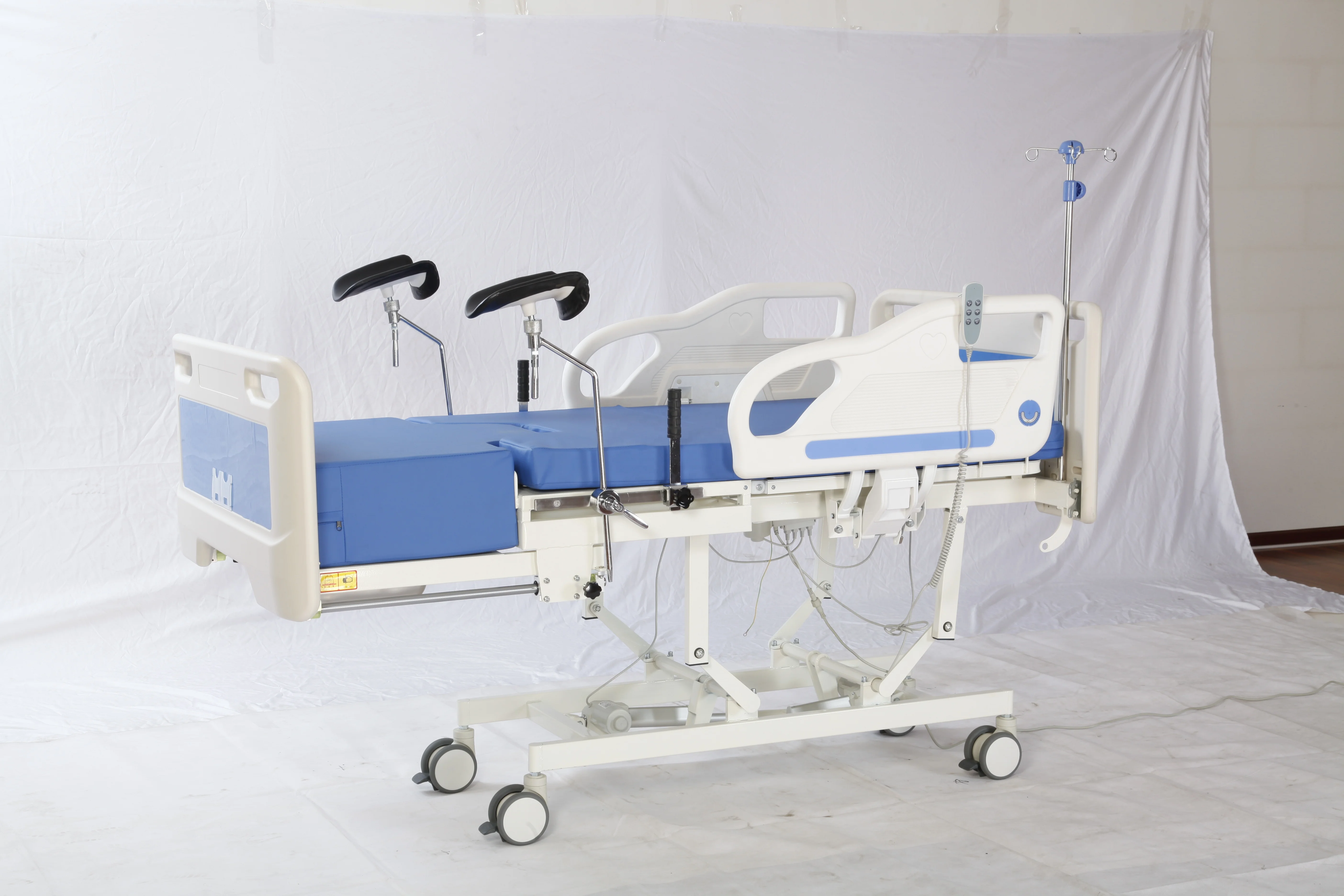 Роскошная мебель Trendelenburg Регулировочная электрическая Акушерская кровать для продажи