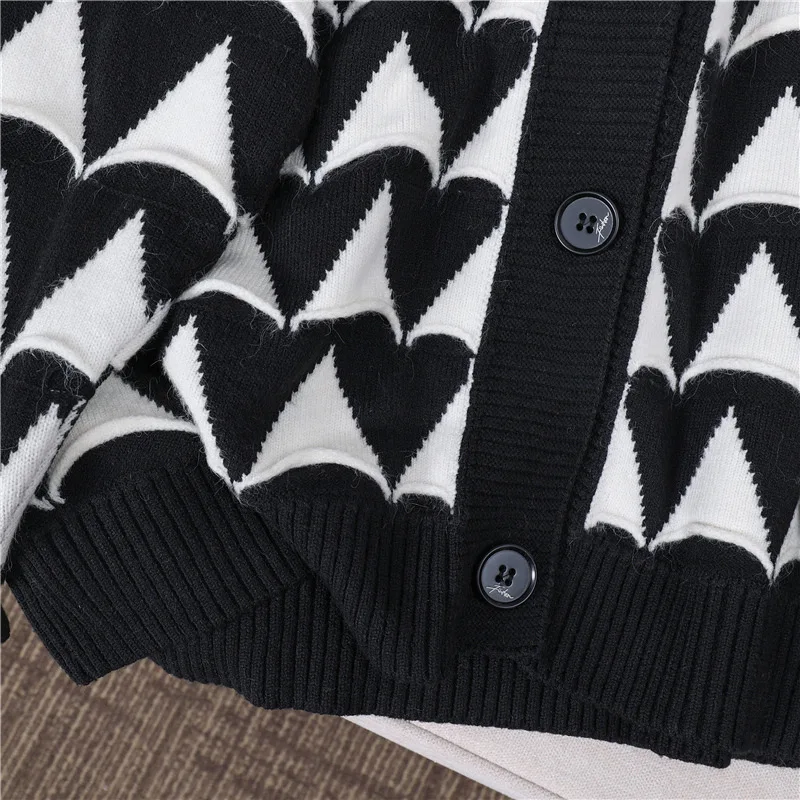 Manufacturers Custom Winter Warm Knitted Coat V Neck Long Sleeve Cardigan Sweater For Women