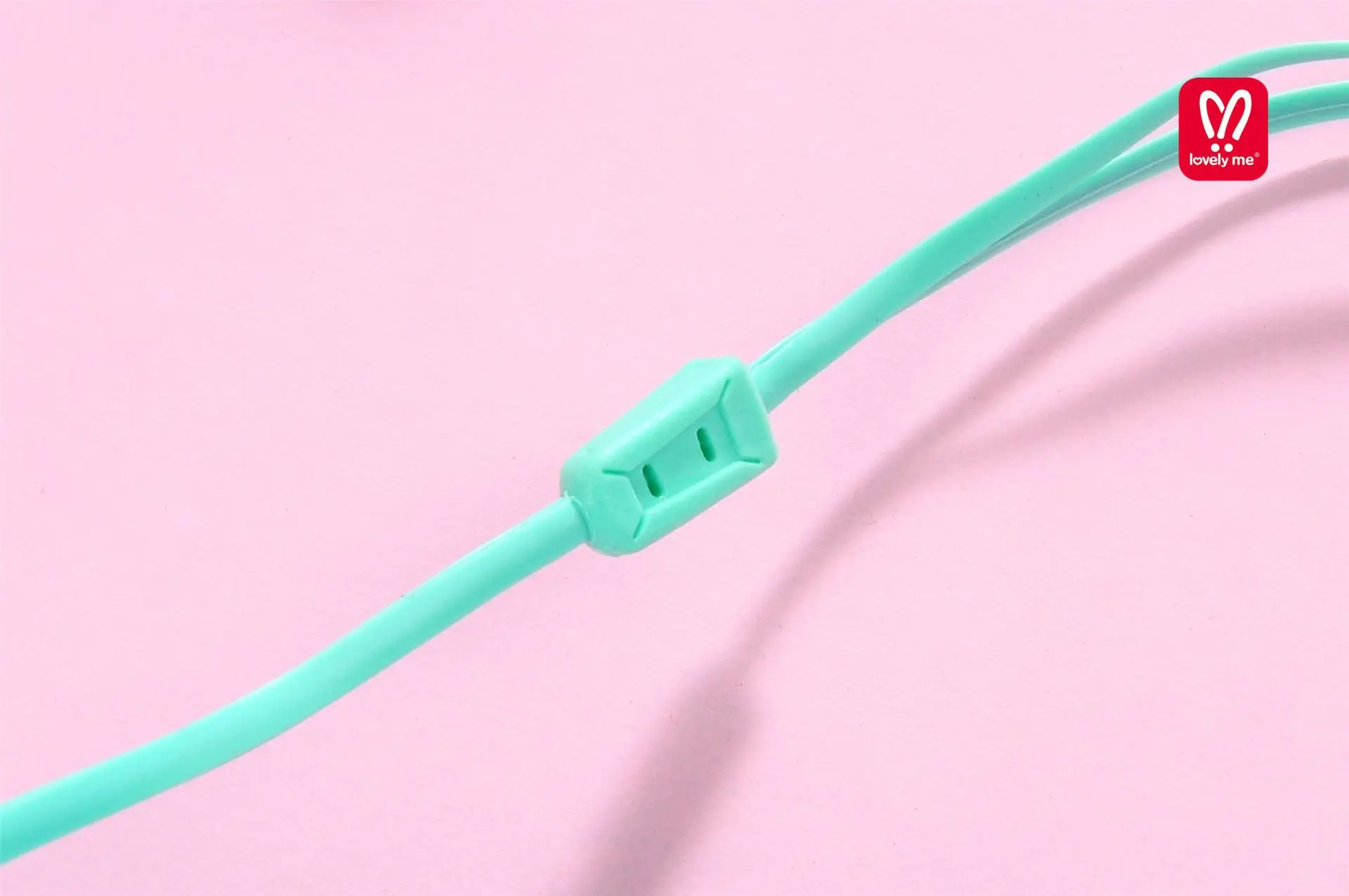 
2019 hot selling cute color handsfree wired earphones with microphone sport music headset for kids 