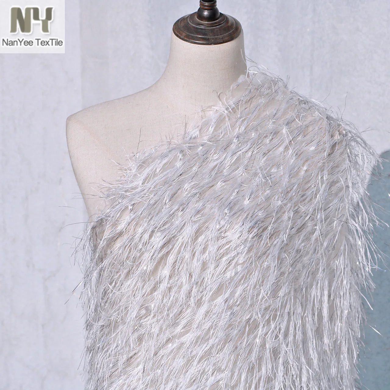 Nanyee Textile Fancy Soft Shimmer White Silver Lurex Fringe Fabric With Faux Fur For Dancing Dress
