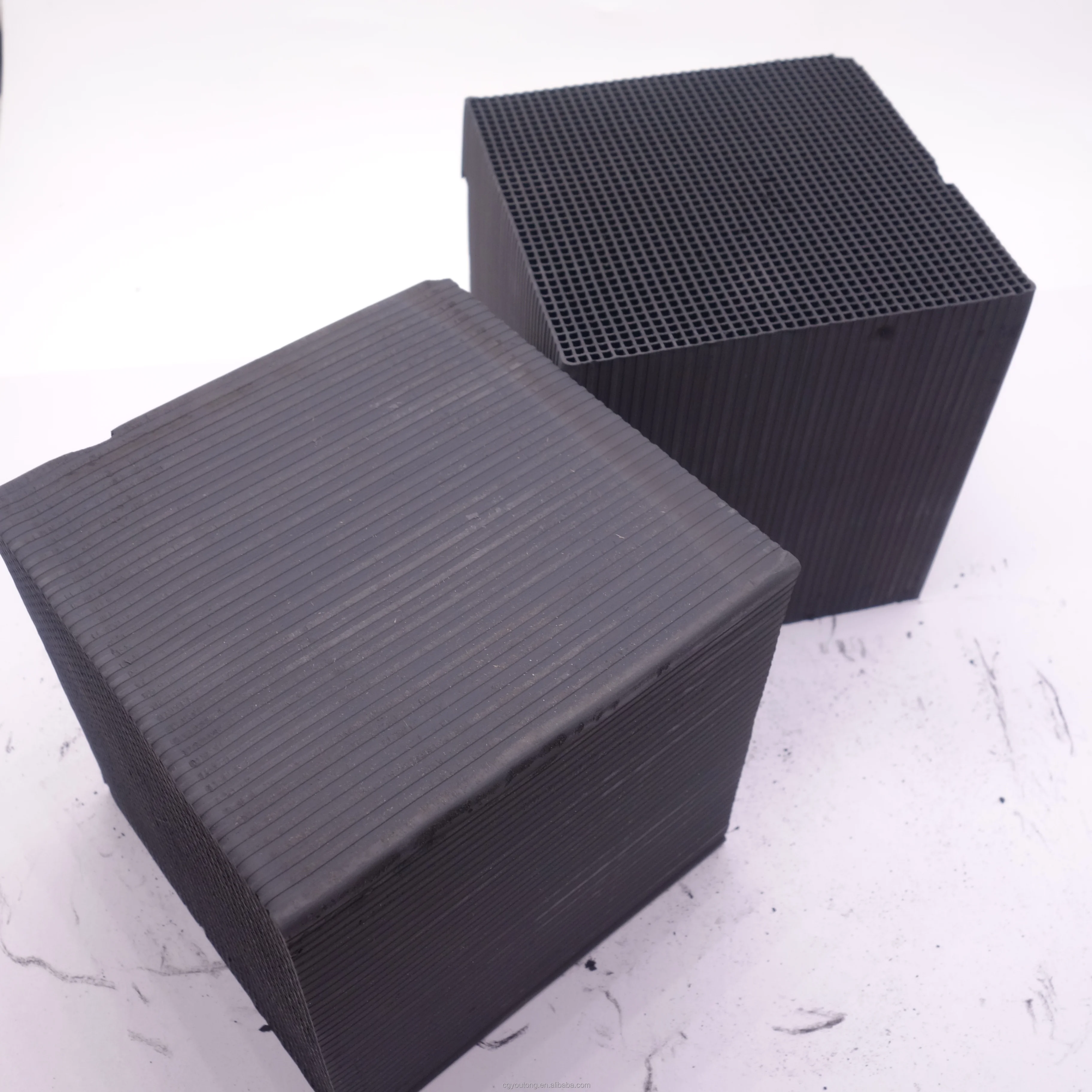 Водо-и сотовый активированный уголь