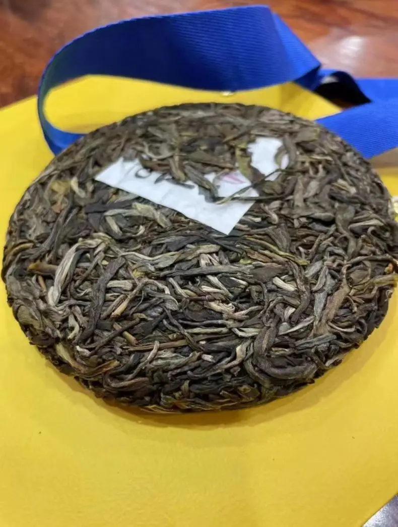 Ароматный полезный чай Юньнань сырой пуэр mansong gongcha органический