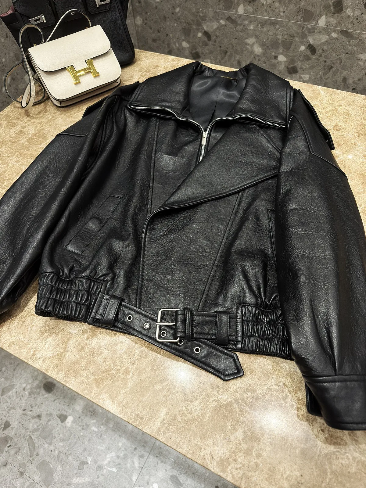 2024 autumn and winter extremely popular, stylish, retro, comfortable pilot jacket leather coat.