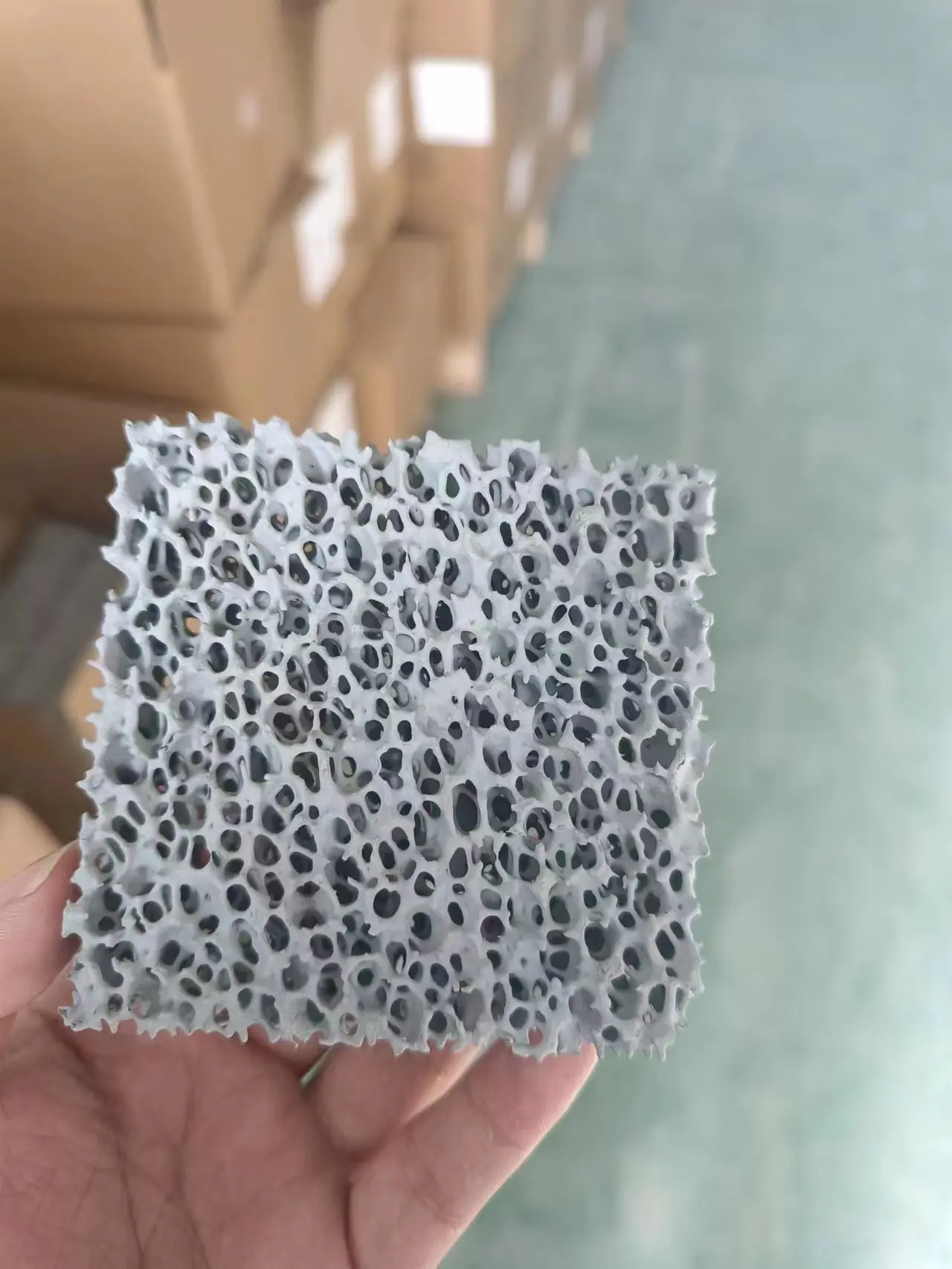 10-40ppi Refractory Silicon Carbide Ceramic Foam Filter Custom Cut and Moulded Plates for Grey and Ductile Iron Casting