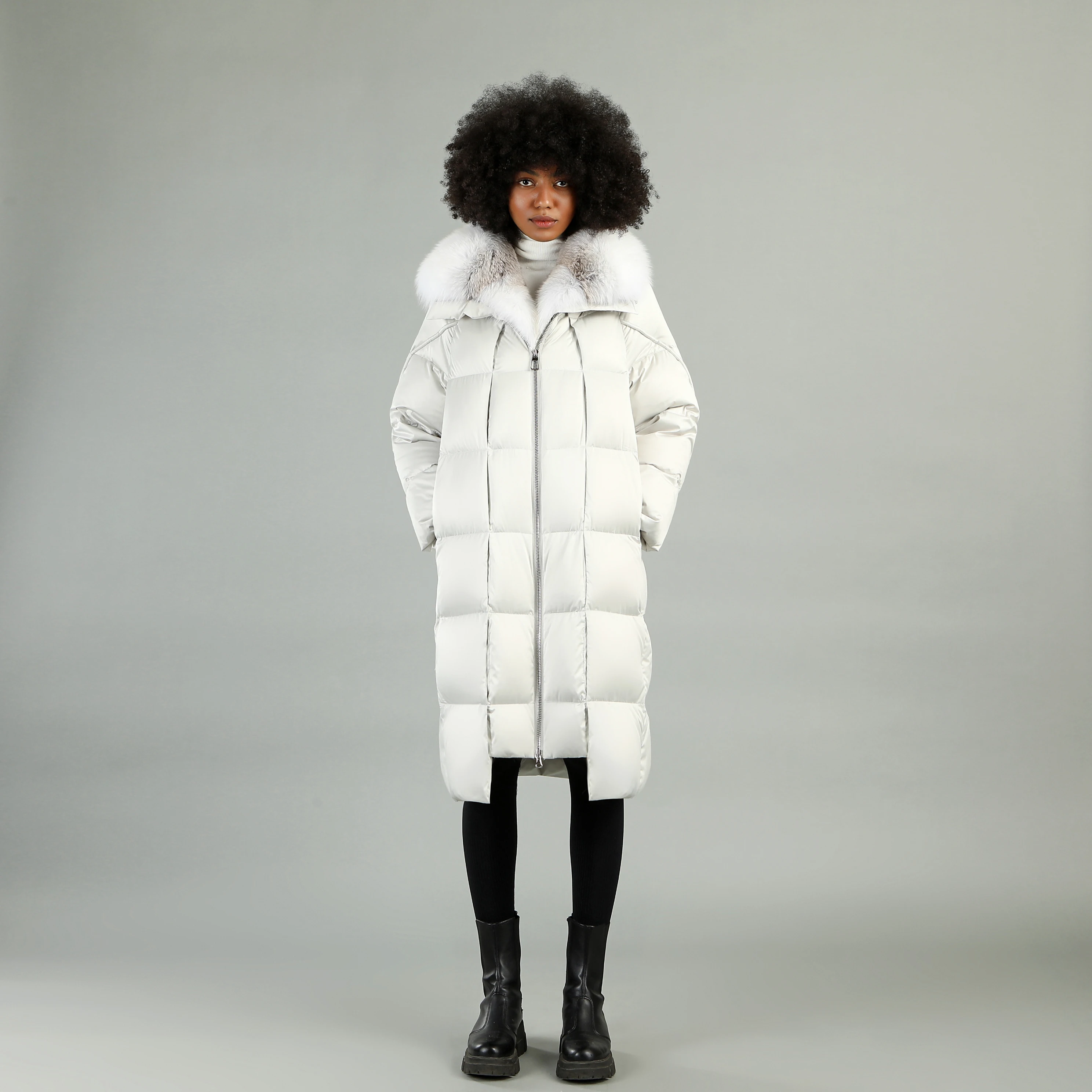 2023 Fall winter luxury fashion high quality real fur trimmed 90% white duck down long coat for women OEM