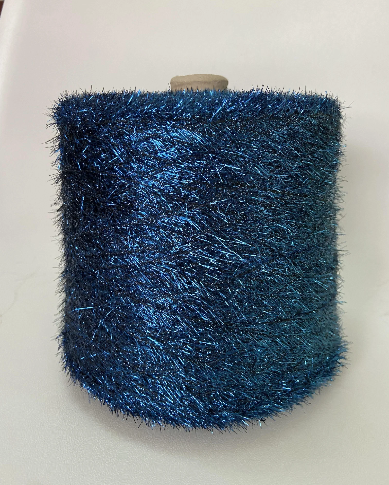 Factory Wholesale Thick Polyester Chenille Chunky Yarn Gold and silver silk half edge velvet yarn