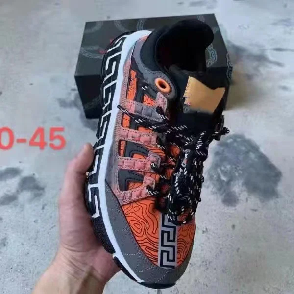 Luxury Designer Reaction Varsace Sneaker Men Women Sport Retro Walking Casual Shoes Zapatillas