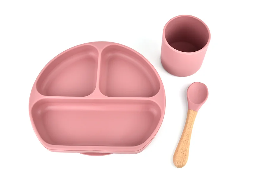 BPA free Silicone Baby Feeding Set Baby Weaning Feeding Supplies Toddler Waterproof Bib Silicone Plate Spoon and Bowl set