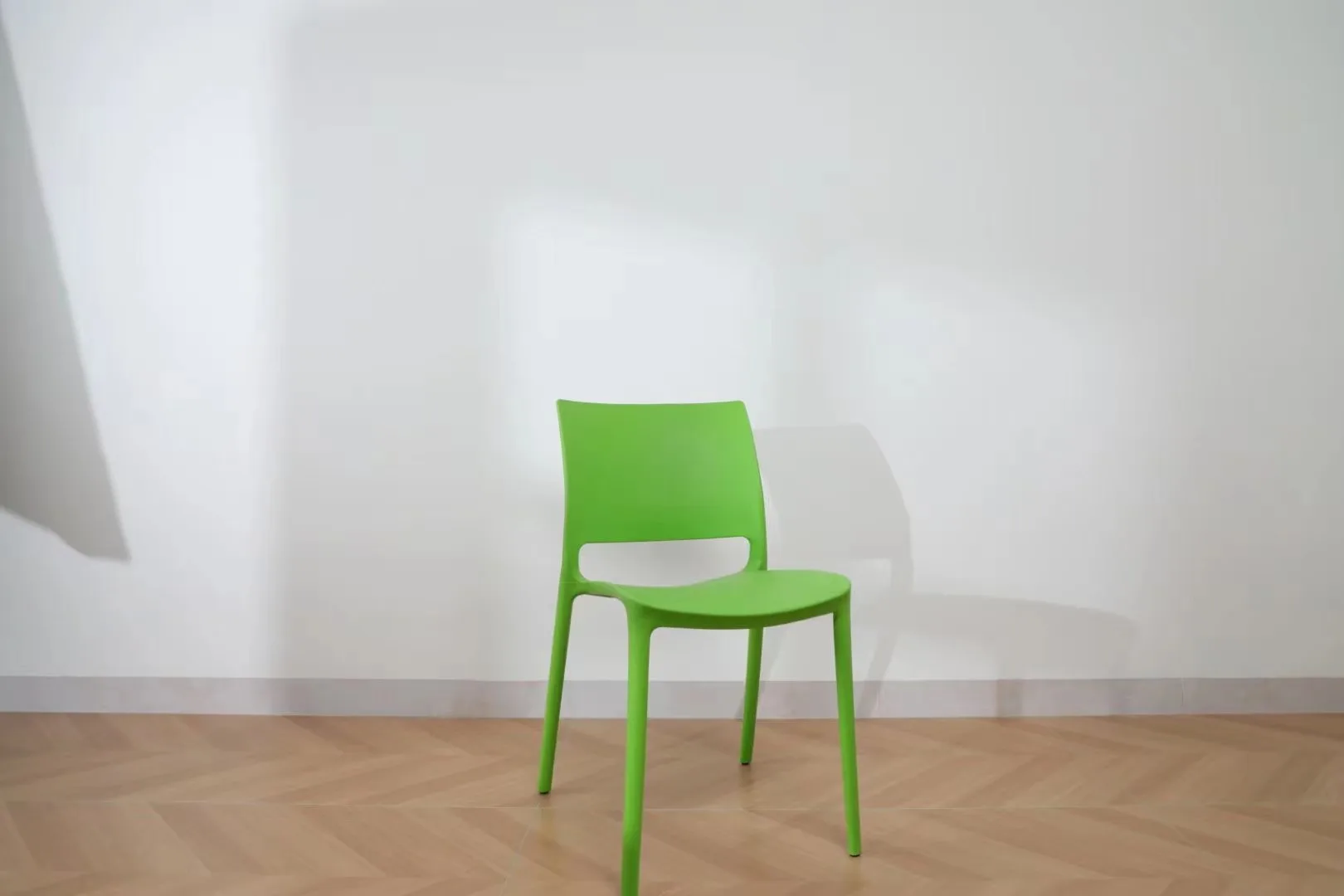 Room furniture designer plastic dining chair for home plastic tables and chairs