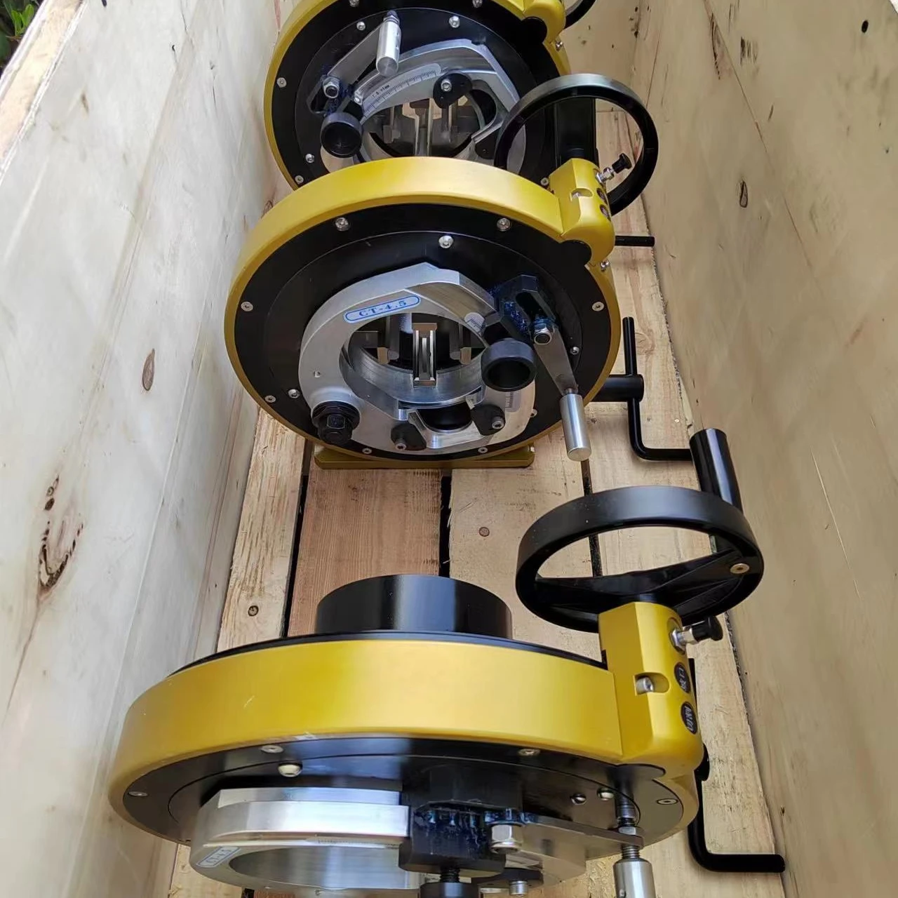 Стандартная и стандартная режущая машина для труб