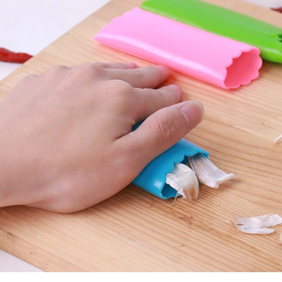 Food Grade Mincer Crusher Garlic Small Kitchen Peeling Tools Silicone Garlic Press