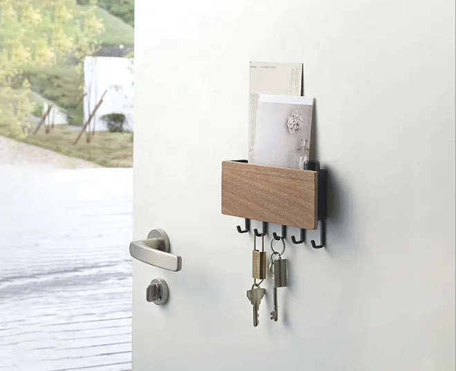 OEM 551-45 Creative hole free wall mounted 5 hooks key rack with wooden board