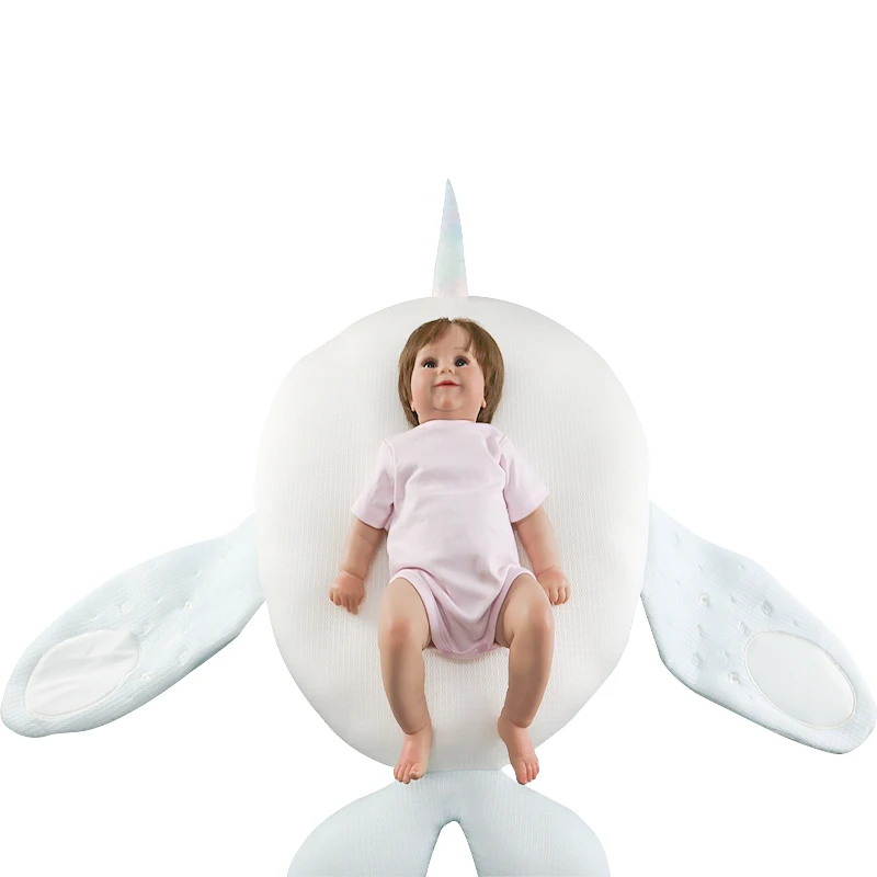 Custom breathable comfortable Tencel portable removable removable whale shape baby sleeping pillow