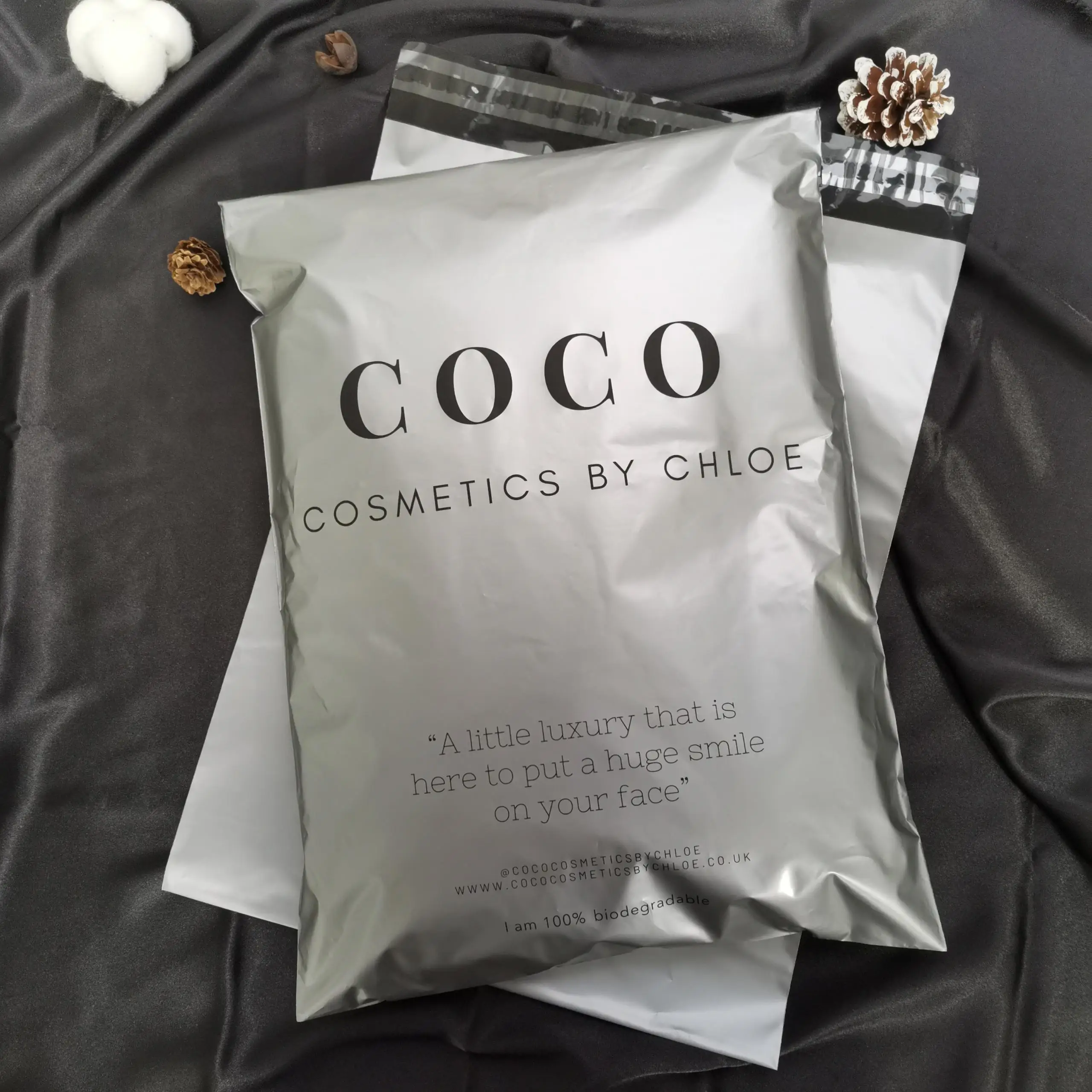 ECO Friendly Luxury  Grey/silver Poly Mailer Custom Own logo Poly Mailer Bag  /custom logo Shipping Bag