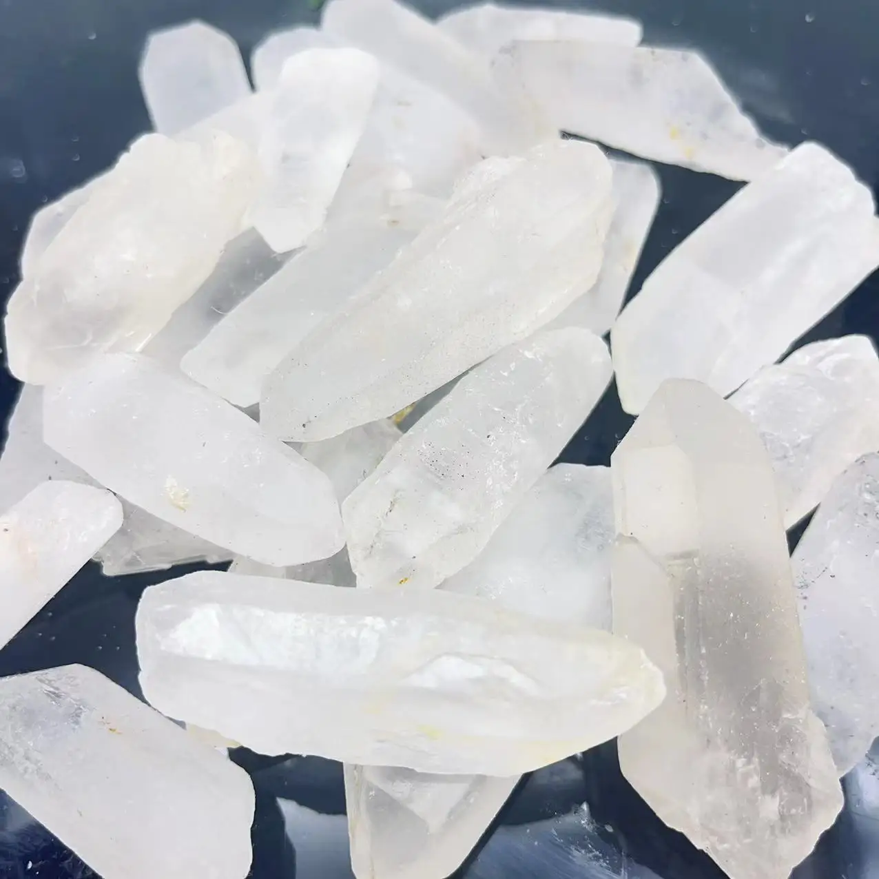 Wholesale Natural Rough Clear Quartz Point Raw Quartz Point Reiki Crystal Healing Stone For Friend Gift and Decoration