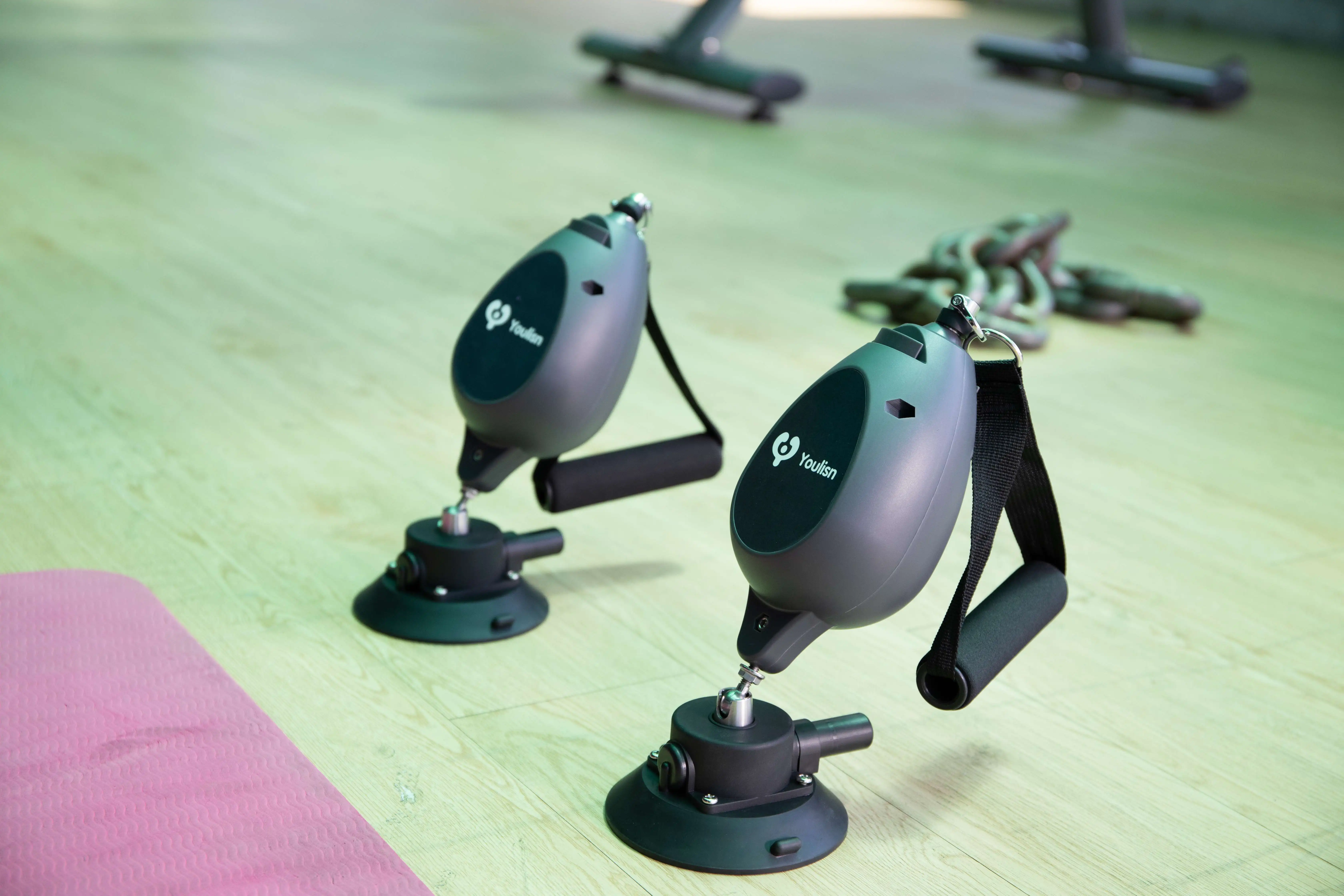 
Custom Logo Cross Fit Equipment Adjustable Dual Pulleys Cable Crossover Machine 3 Resistance Levels Accept Customized Logo 2PCS 