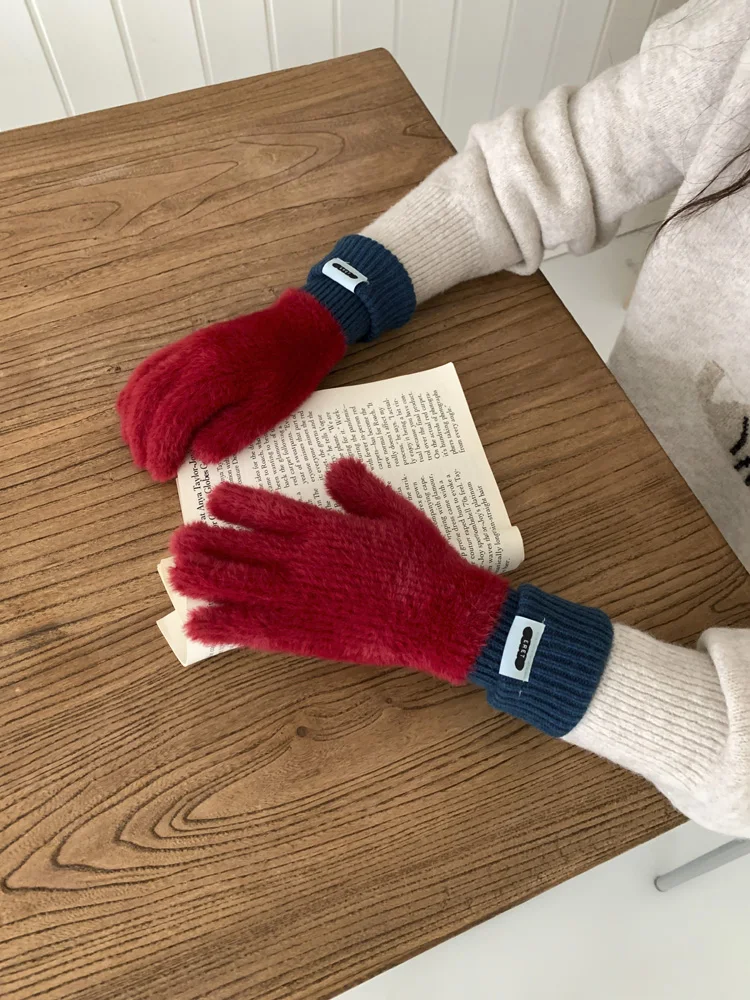New Fashion Chanbol 2024 Soft Plush Color Blocked Cold Resistant Winter Gloves Touch Screen Riding Gloves With Exposed Fingers
