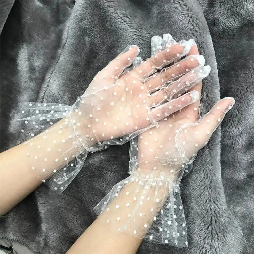 Женские кружевные перчатки