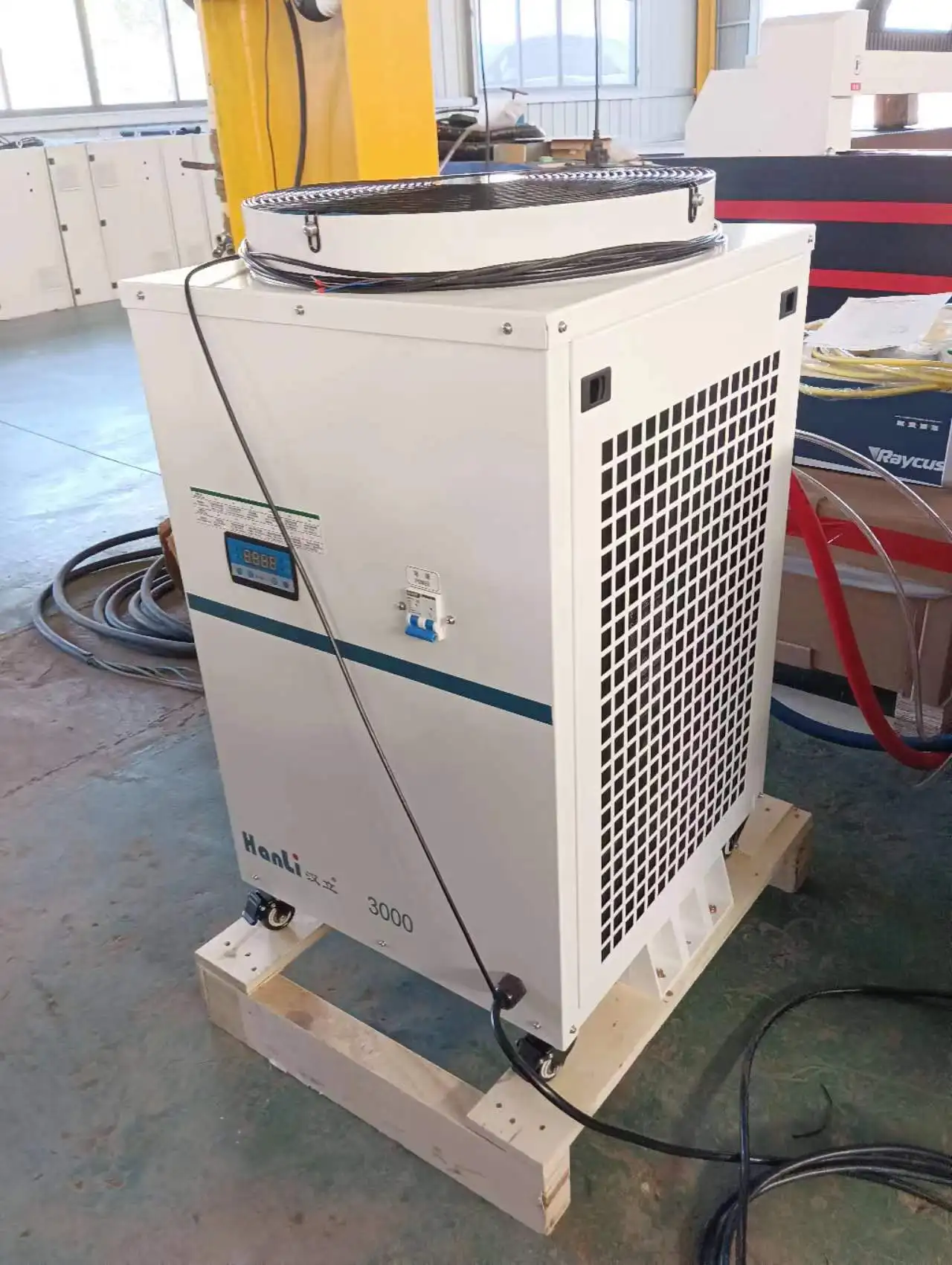 Maofeng hot sale 3015 laser cutting machine 3000W Raycus laser 3000W raytools cutting head with Hanli water cooler