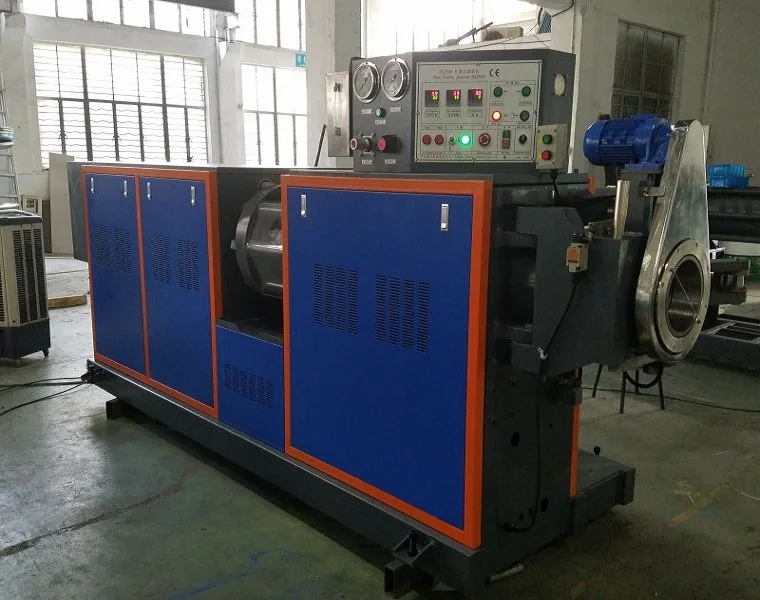 high speed ram type plunger rubber strainer extruder
