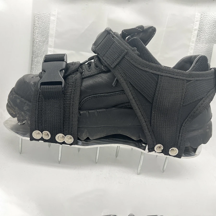 Good quality steel metal lawn garden aerator spike shoes lawn thatching rake to remove weeds from the lawn
