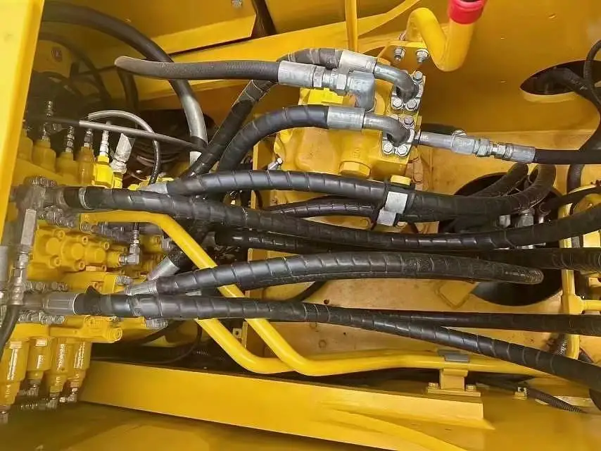 Very Cheap!!! 21 Ton Komatsu PC210  PC210-8 used excavator and engineering machinery digger