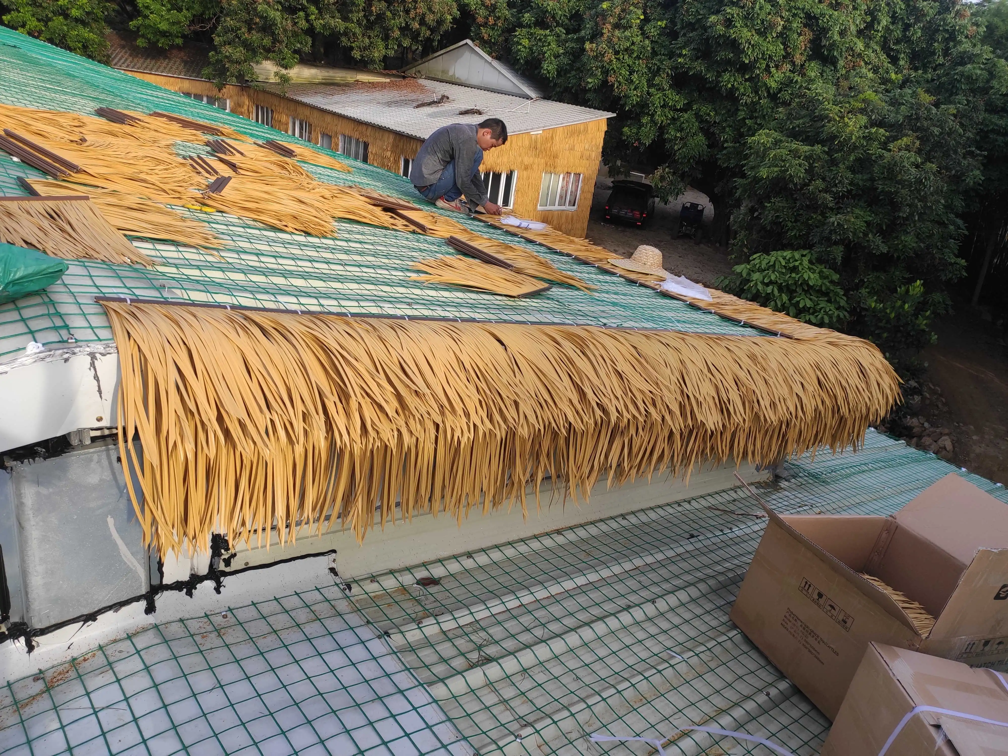 High Quality Fireproof Cheap Plastic Roofing Prefab House Thatch Umbrella