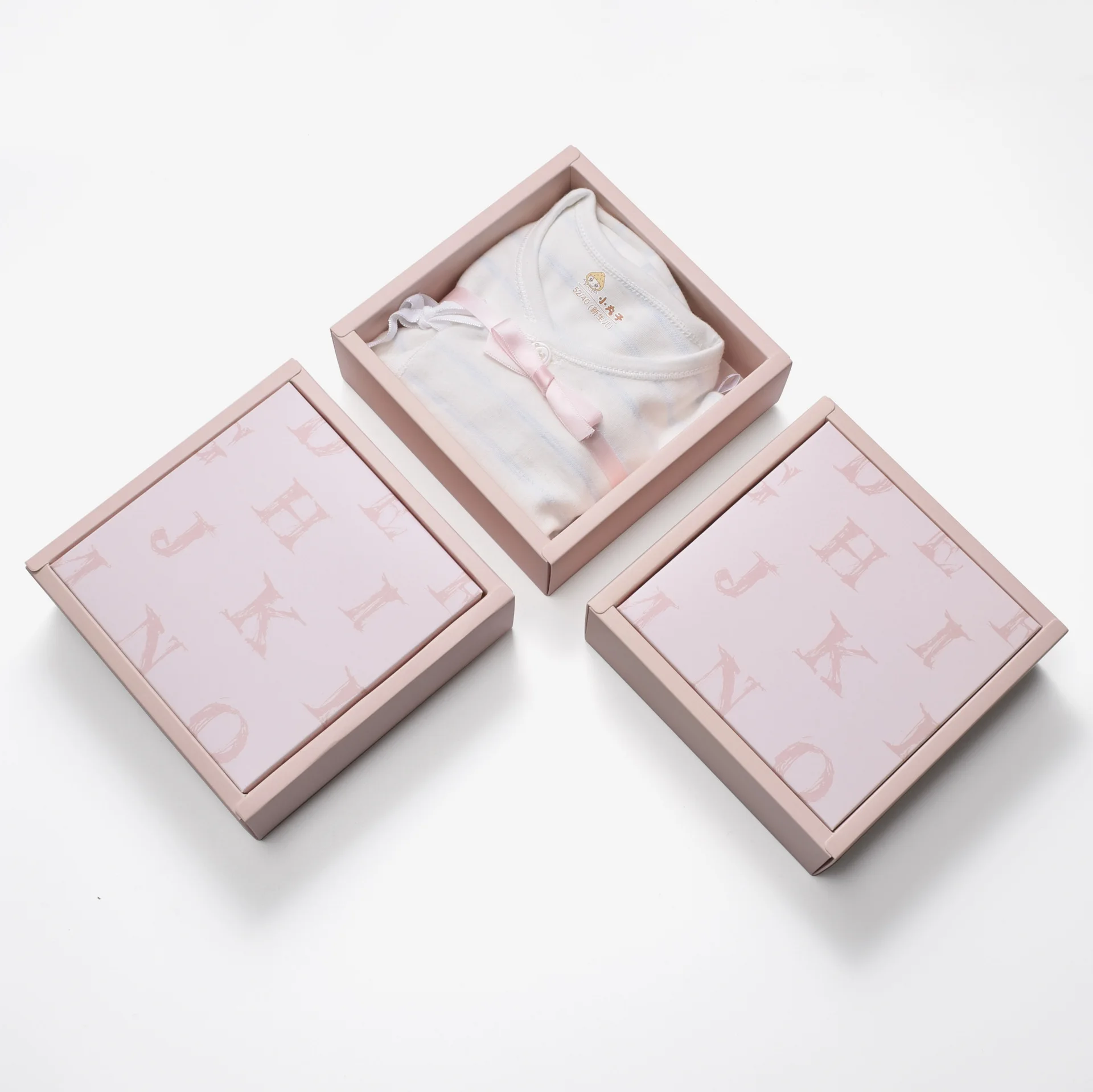 Stock Luxury Folding Gift Box Soap Candy Packaging High-grade Silk Towel Clothing Packaging Paper Box Clamshell Folding Gift Box