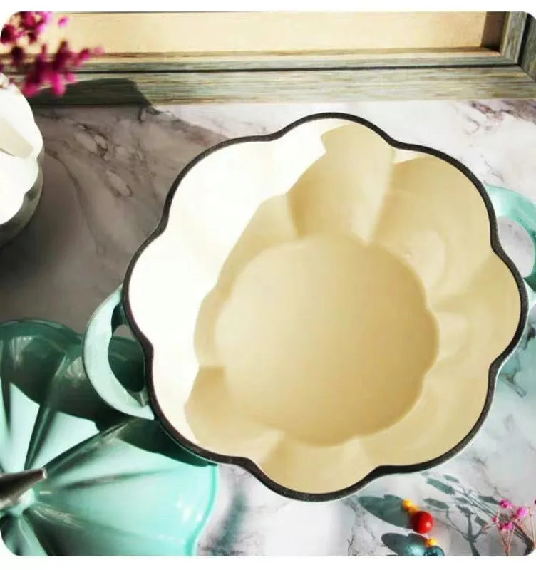 Factory New Design 22/24CM Enamel Cast Iron Pumpkin shaped cooking pot Stewed Soup Pot Casserole Cookware