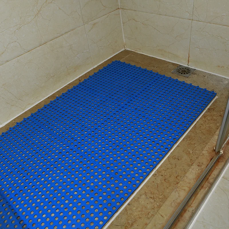 Antiskidding plastic bathroom floor mat for toilet
