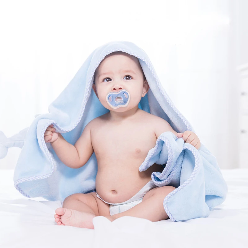 wholesales Ultra-Light Silicone Pacifier Symmetrical One-Piece Design BPA-Free Silicone Binkies for infant babies