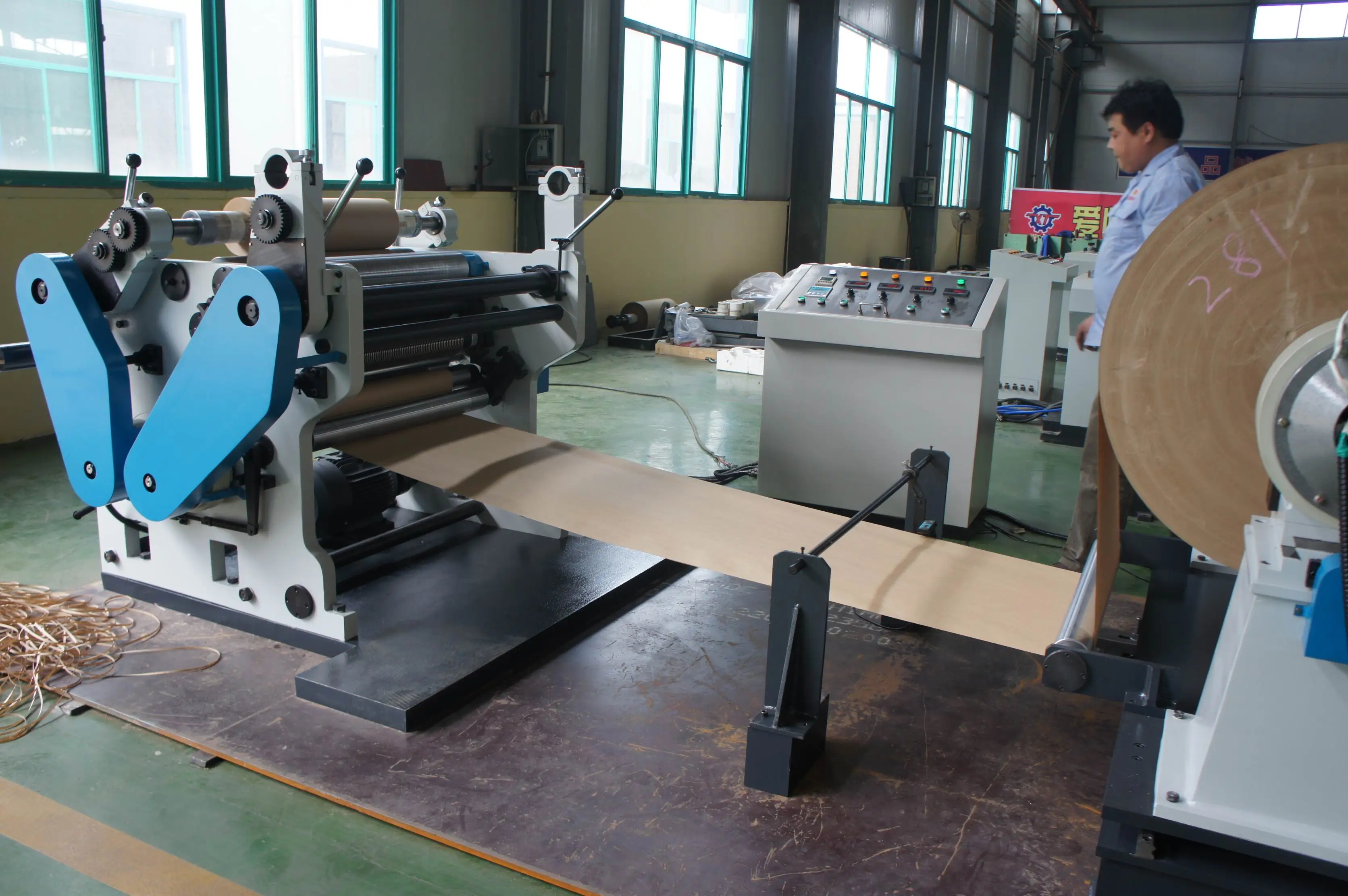 
Economic kraft/brown/tape/gold/siliver/film paper slitting machine rewinding machine for sale from BAOJI XINTAI 