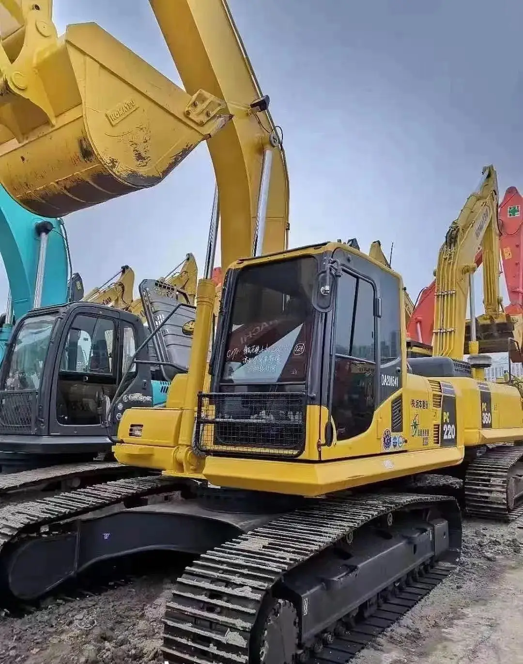 Used komatsu PC220-8 almost new with good price used komatsu pc220 pc220-8