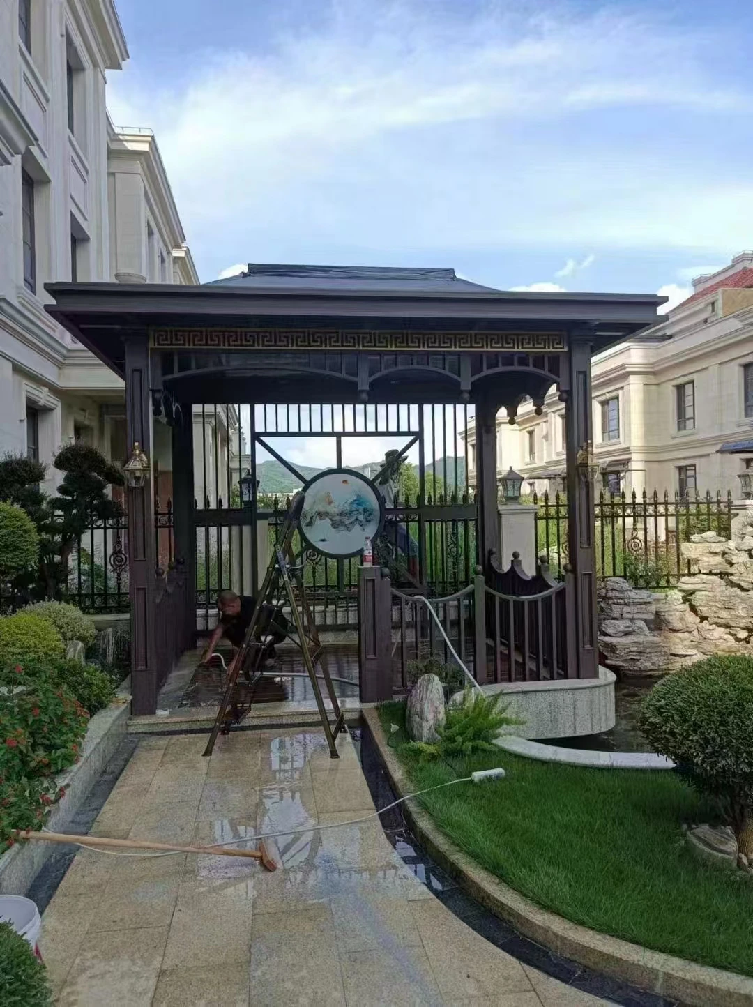 From China manufacturers direct sales of new aluminum outdoor villa garden gate from China
