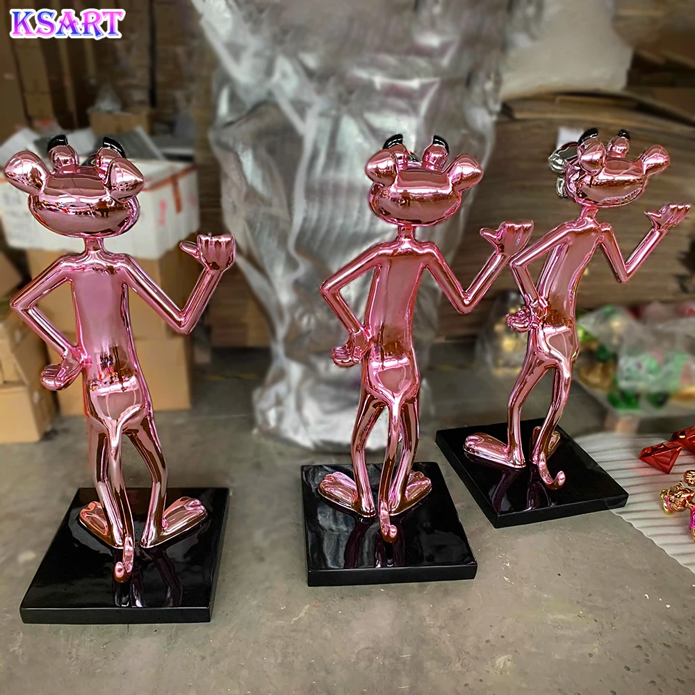 Pink leopard holding diamond fiberglass sculpture Hotel Gallery Exhibition Hall Cartoon Art Bar statue installation