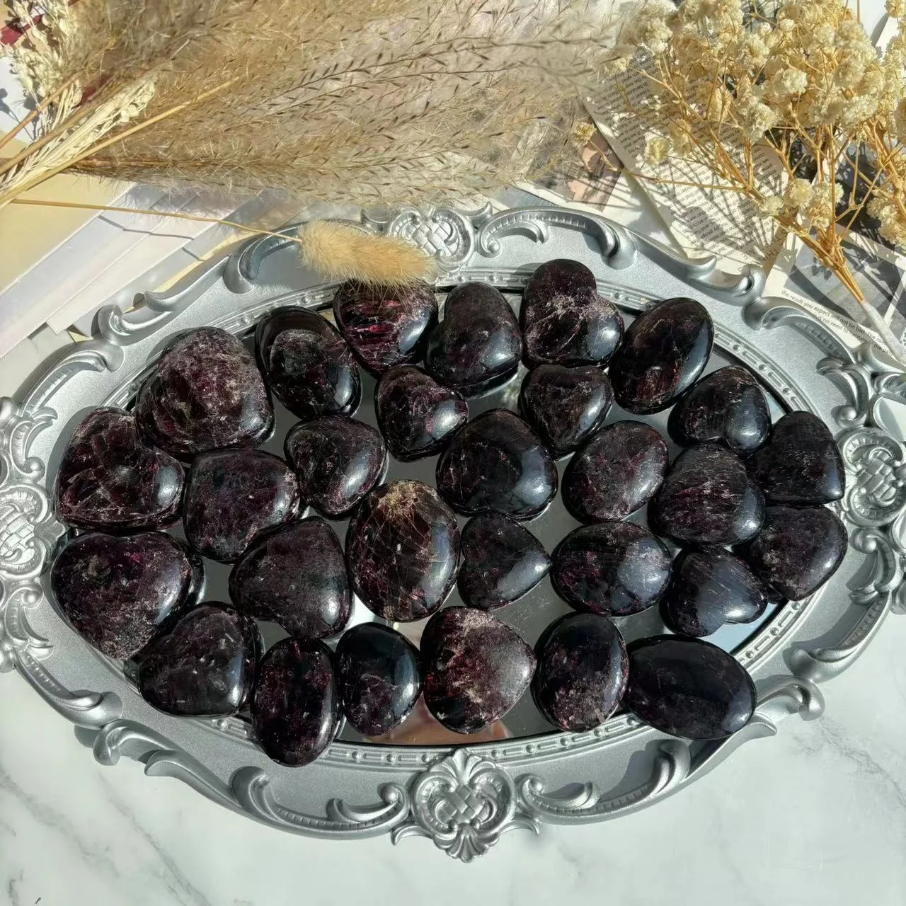 Hot Sale Natural Purple Crystal Healing Stones Wholesale Heart Shape Garnet Tumble Stones Garnet Heart Carving