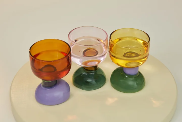 Нестандартная термостойкая цветная чашка из боросиликатного стекла для напитков коктейлей чая молока сока OEM ручная работа