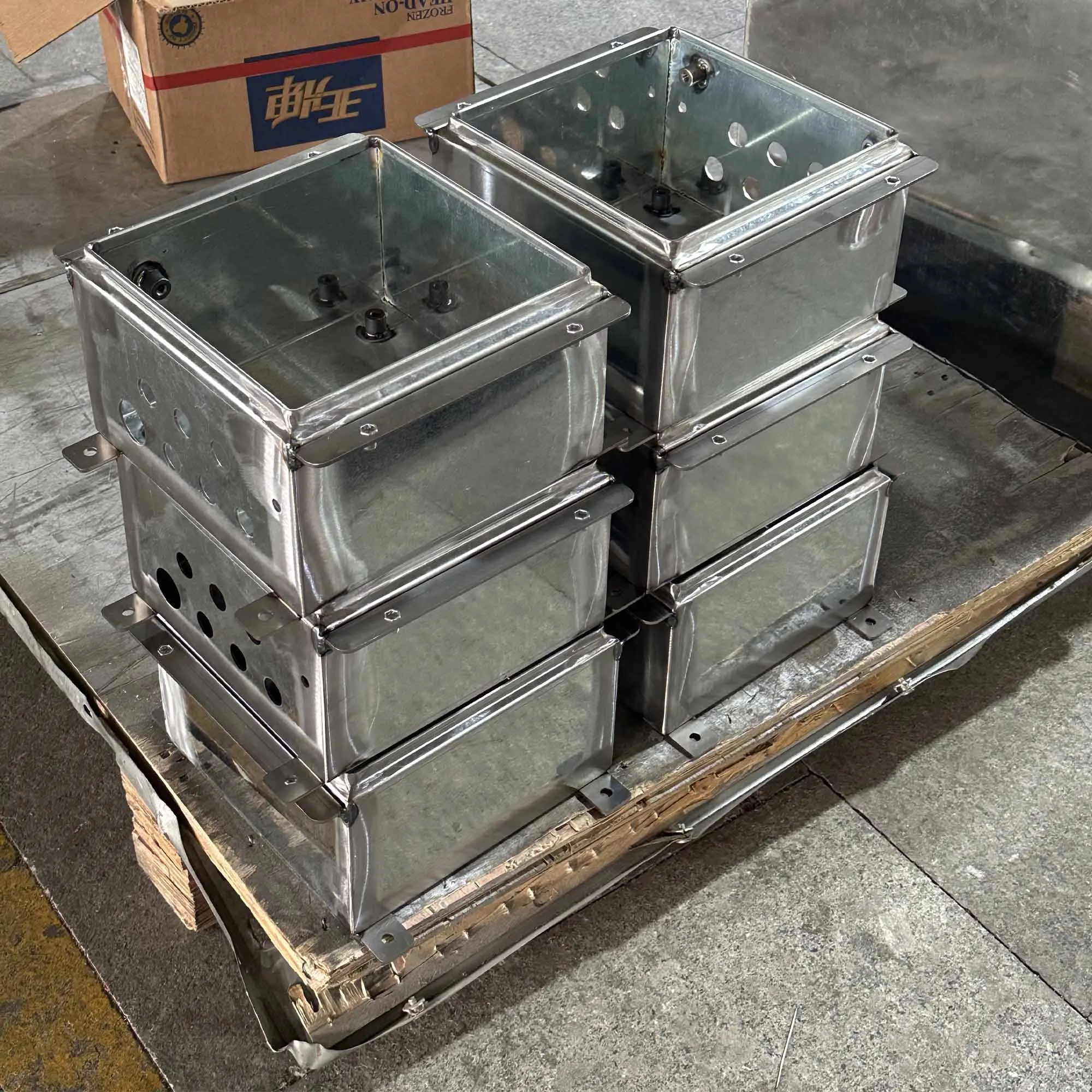 Factory Manufacturer sheet metal fabrication steel enclosure cases machine device metal enclosure