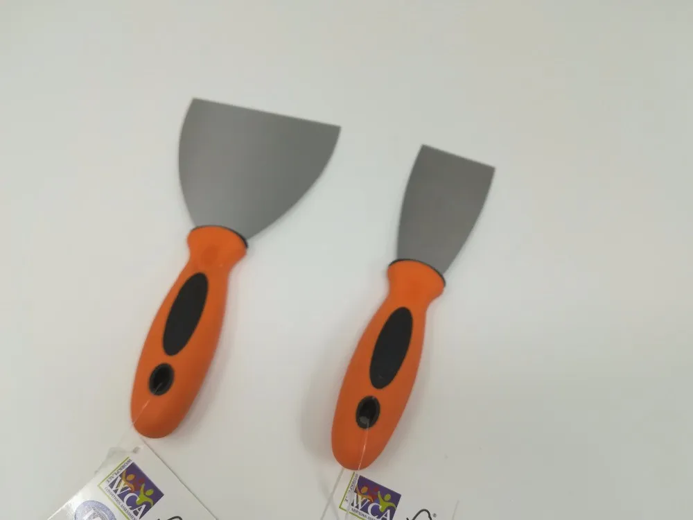 putty knife with plastic handle
